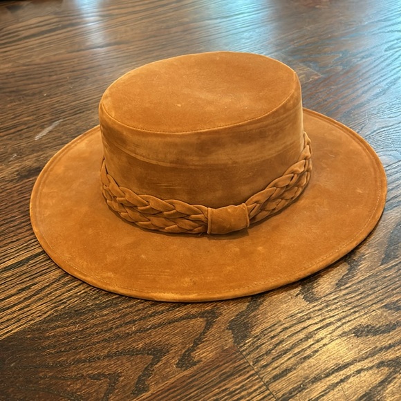 Tan velvet flat brim hat with braided rim, one size, brand ASN Los Angeles - Picture 2 of 3